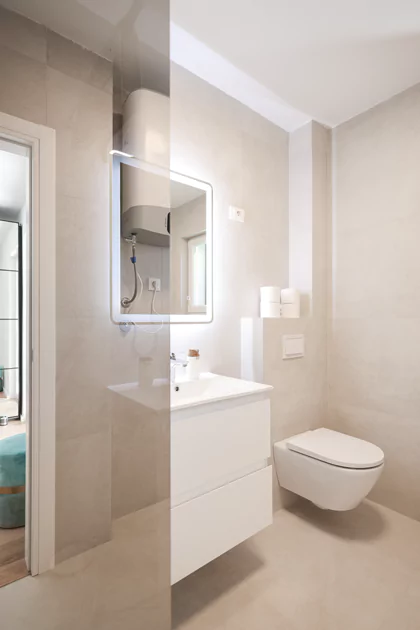 Apartments Mila - Apolon Deluxe room with bathroom and balcony